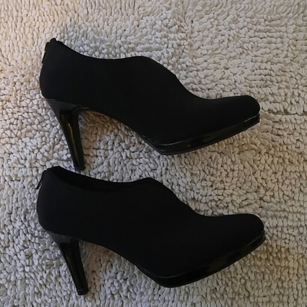 EUC-Jasmin Ankle Shoe with heel-worn once